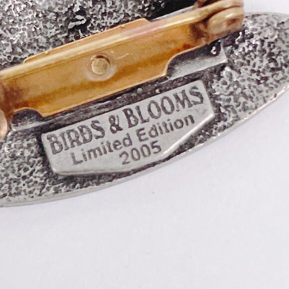 Vintage 2005 Birds & Blooms Pewter Floral Hat Brooch Pin - Picture 7 of 8